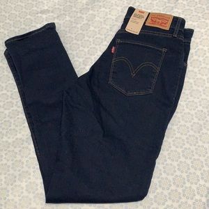 LEVIS Classic Mid Rise Skinny-New With Tag